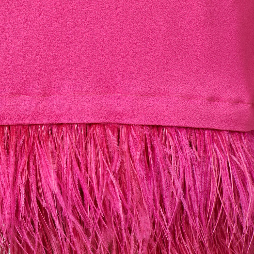Vestido Reto Com Plumas Omma