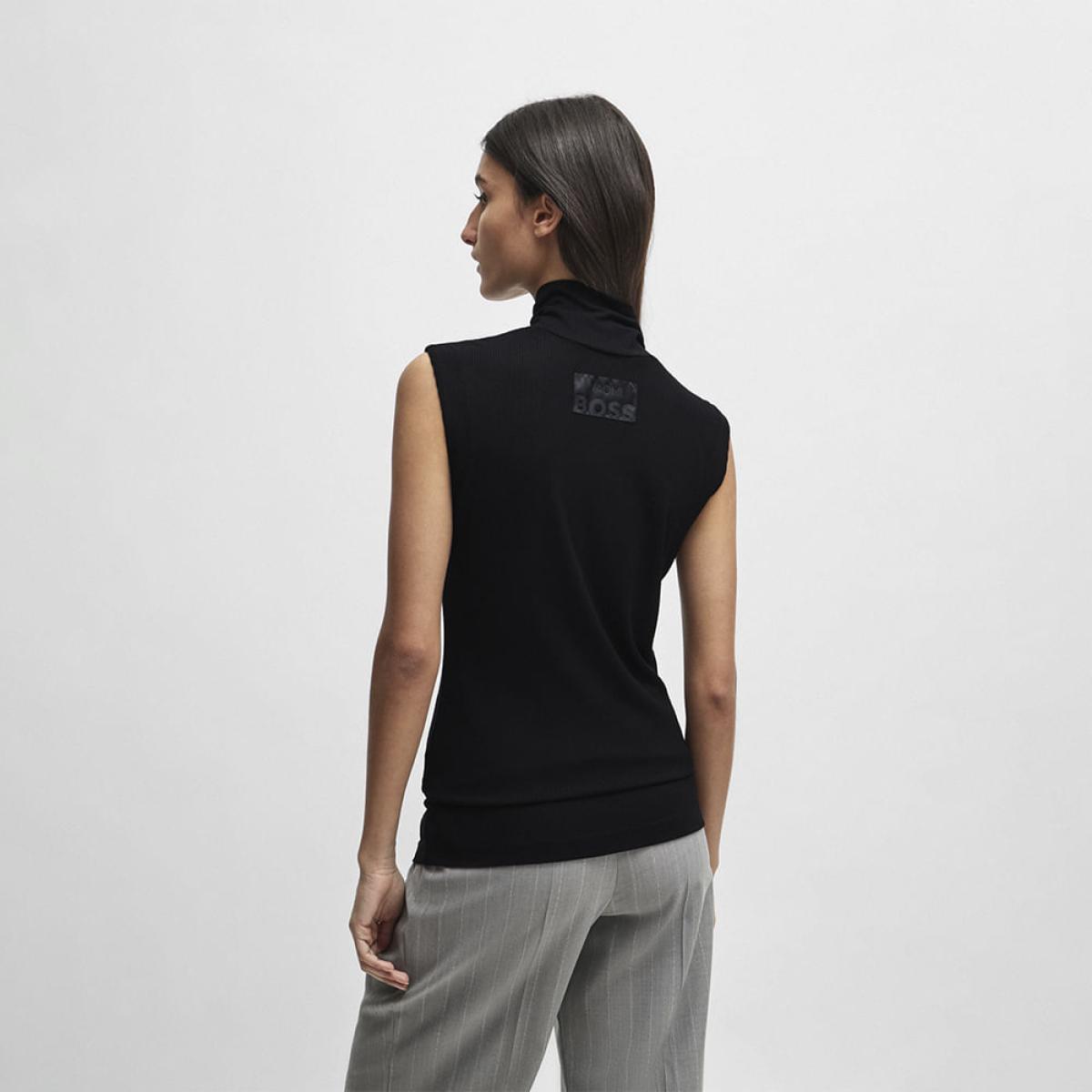 Blusa Eticker Boss x Naomi Blusa Eticker Boss x Naomi