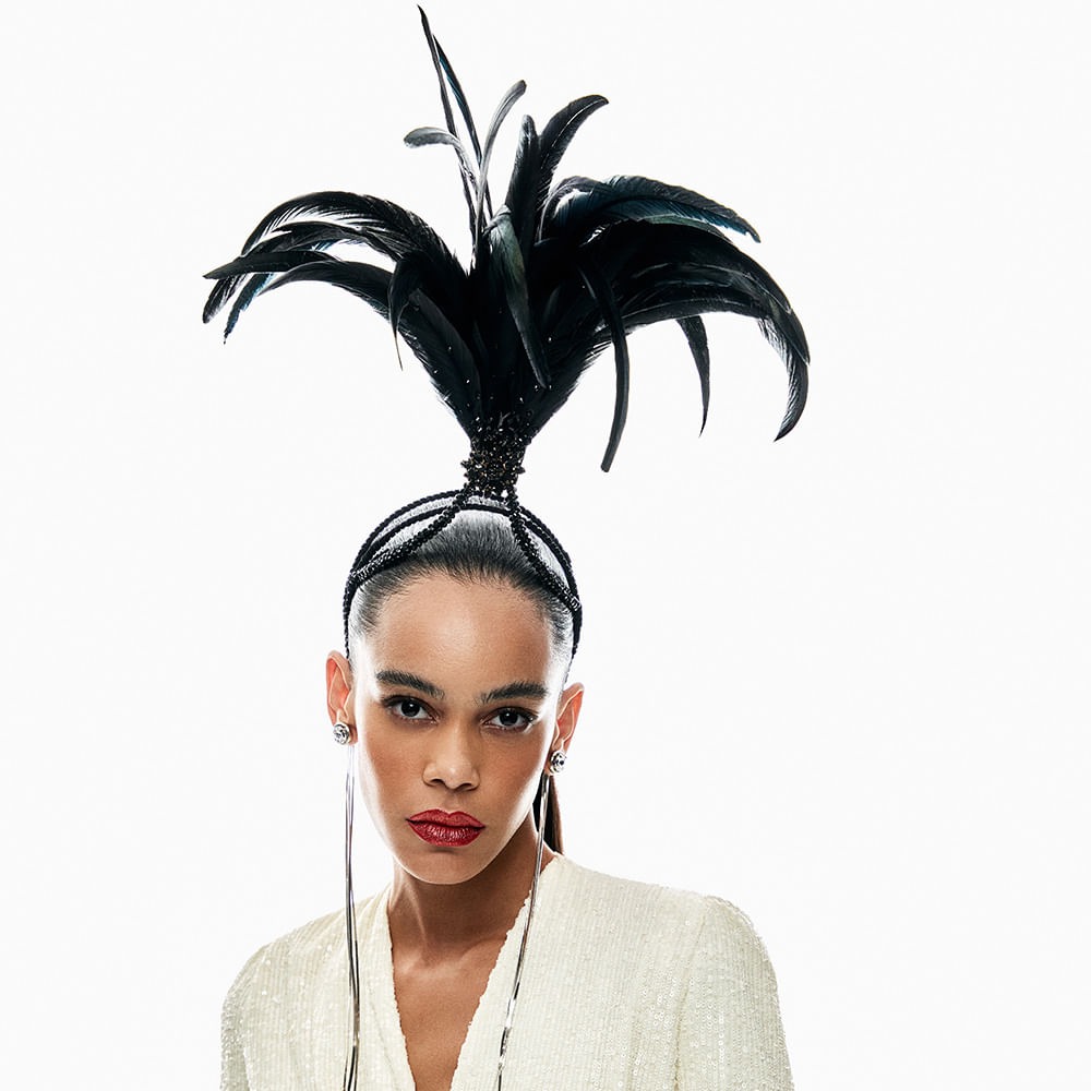 Tiara Penas e Brilho Preta Ramon Cabeças