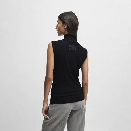 Blusa Eticker Boss x Naomi Blusa Eticker Boss x Naomi