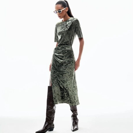 Saia Veludo Stains Taci