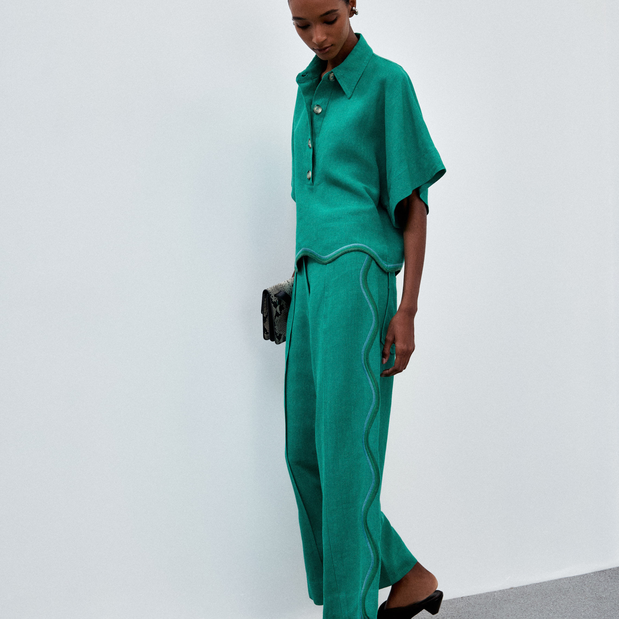 Blusa Linhão Fantasia Amelie